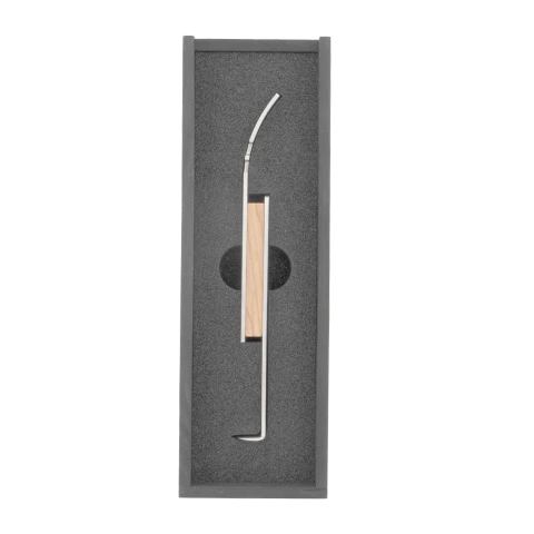 KISTENFREUND The most stylish way to open a wooden box of wine. Handle color: Olive